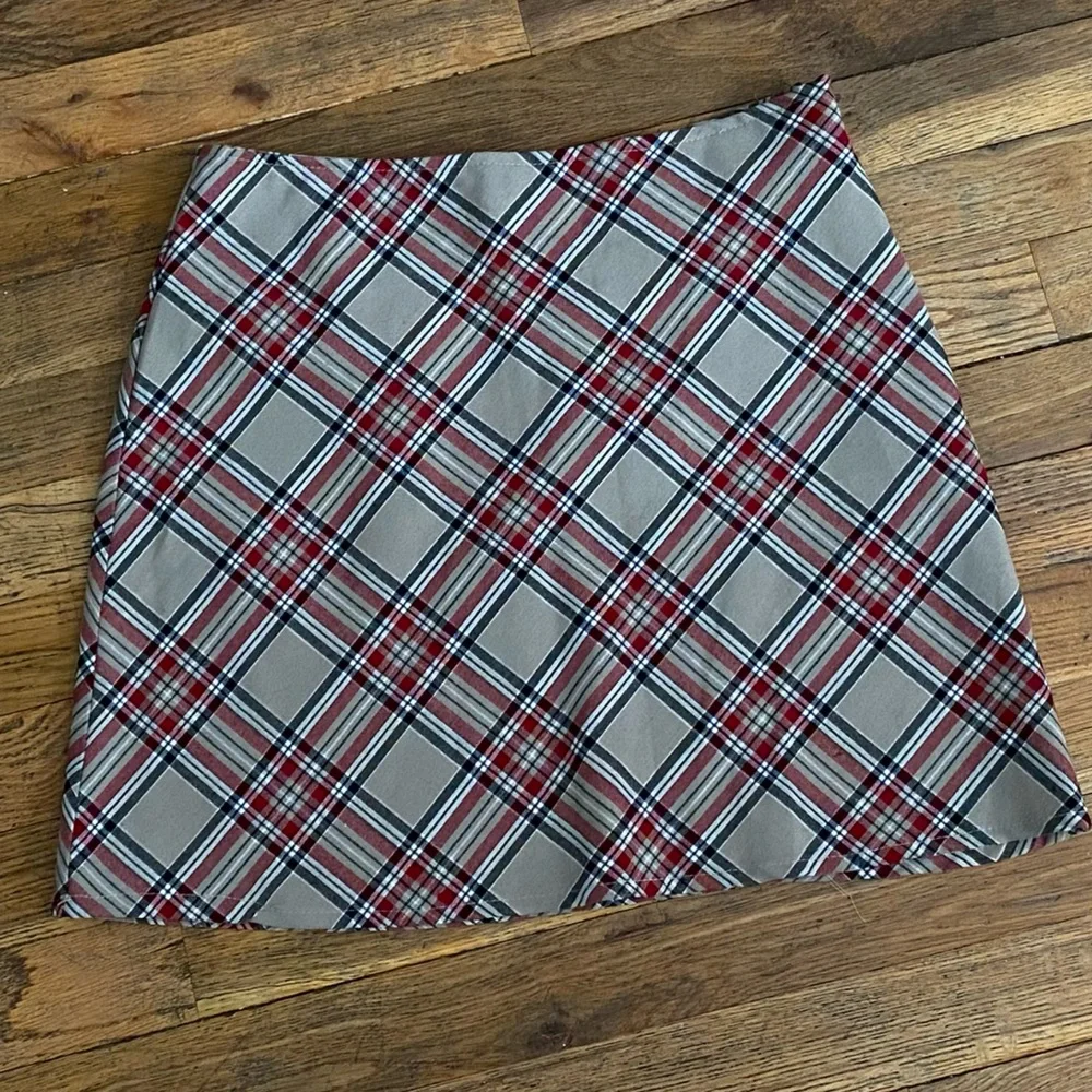 Vintage Y2K Plaid Skirt - Picture 2 of 8